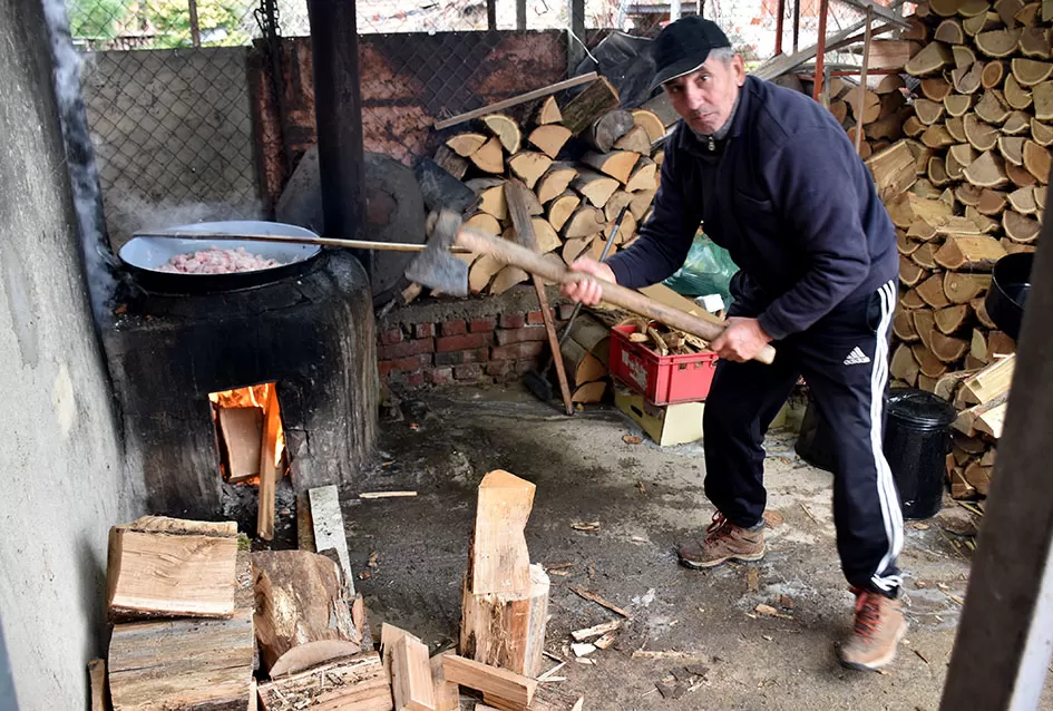 Bosanska duša i slavonska tradicija: Kolinje u Požegi spojilo prognanike i starosjedioce u proslavi zajedništva
