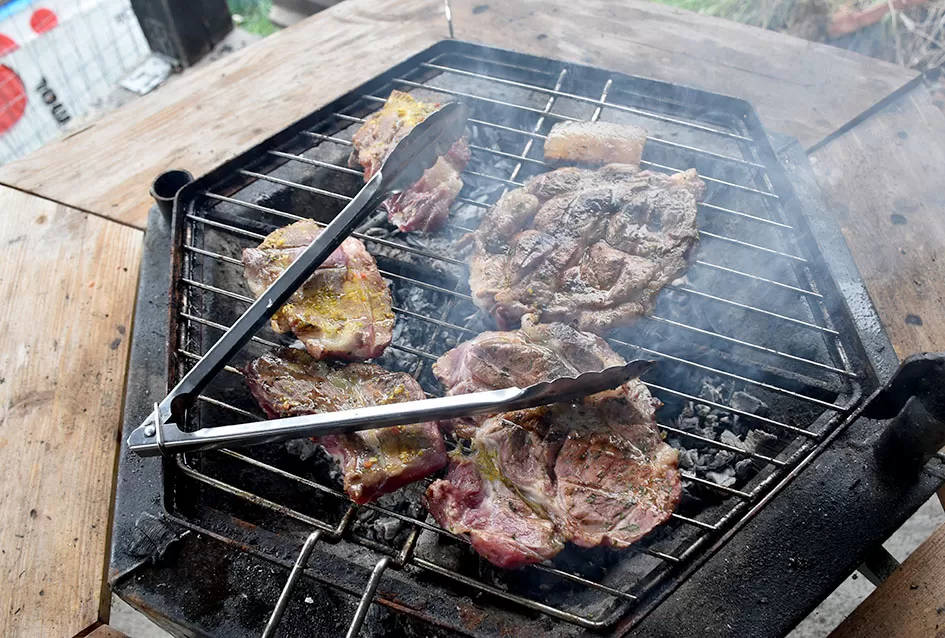 Bosanska duša i slavonska tradicija: Kolinje u Požegi spojilo prognanike i starosjedioce u proslavi zajedništva