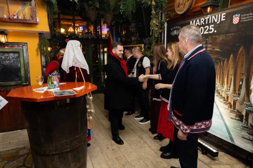 Kutjevačka tradicija osvojila Podgoricu: Martinje privuklo više od 500 gostiju