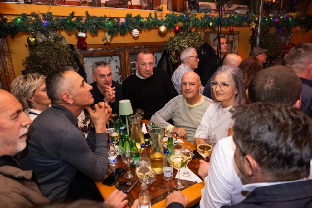 Kutjevačka tradicija osvojila Podgoricu: Martinje privuklo više od 500 gostiju