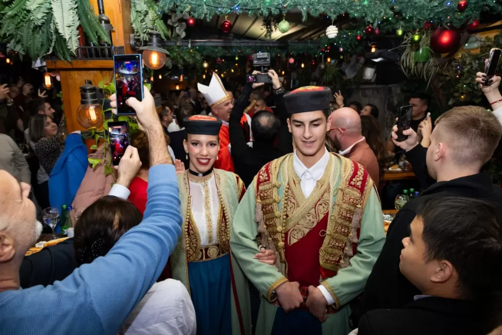 Kutjevačka tradicija osvojila Podgoricu: Martinje privuklo više od 500 gostiju