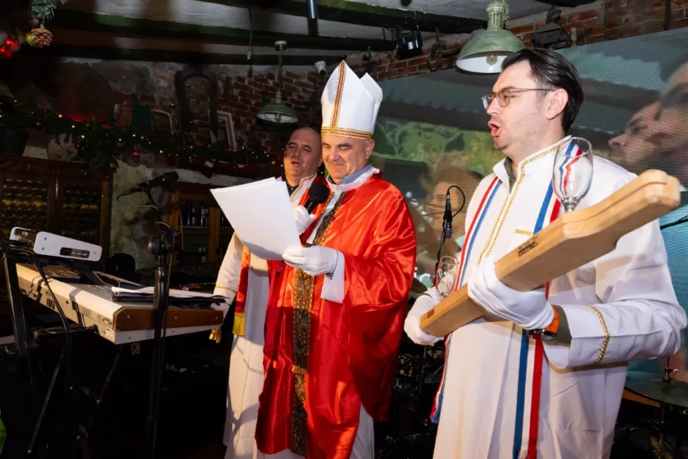 Kutjevačka tradicija osvojila Podgoricu: Martinje privuklo više od 500 gostiju