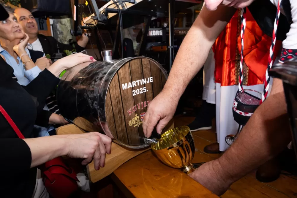 Kutjevačka tradicija osvojila Podgoricu: Martinje privuklo više od 500 gostiju