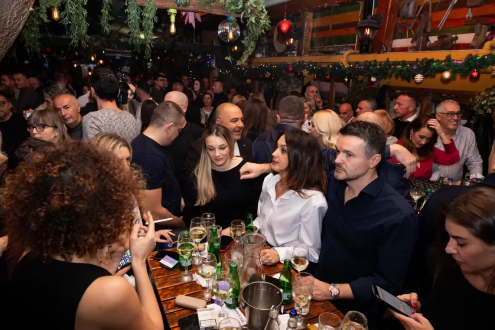 Kutjevačka tradicija osvojila Podgoricu: Martinje privuklo više od 500 gostiju