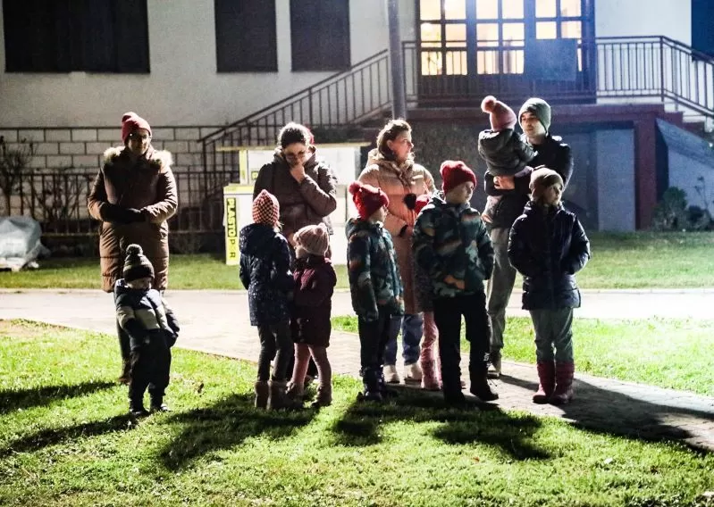 DOŠAŠĆE U SVETIŠTU GOSPE OD SUZA U PLETERNICI: Zapaljena prva adventska svijeća