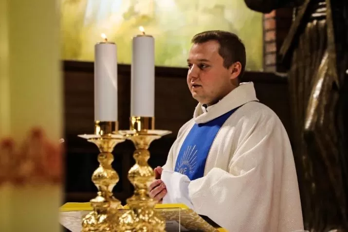 DOŠAŠĆE U SVETIŠTU GOSPE OD SUZA U PLETERNICI: Zapaljena prva adventska svijeća