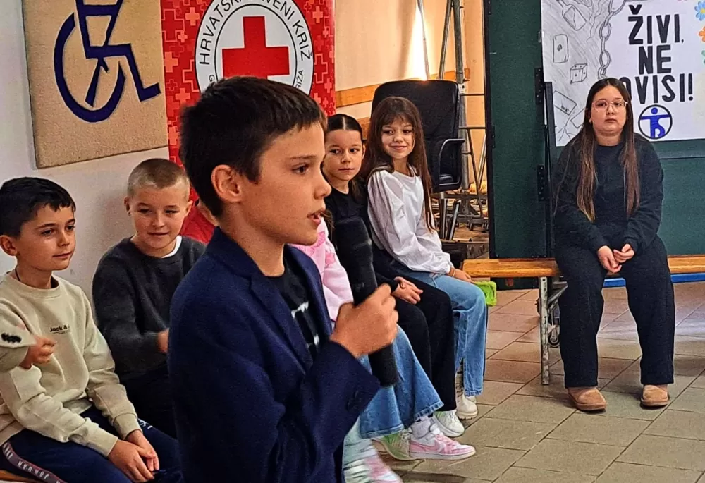 Djeca i mladi svojim kreativnim stvaralaštvom poručili: živi, ne ovisi!