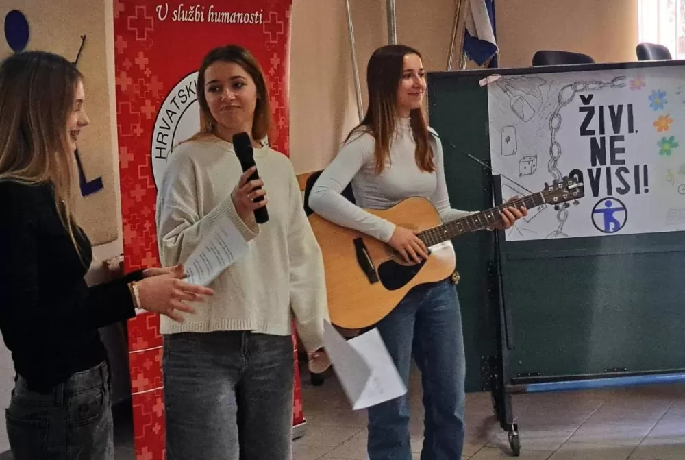 Djeca i mladi svojim kreativnim stvaralaštvom poručili: živi, ne ovisi!