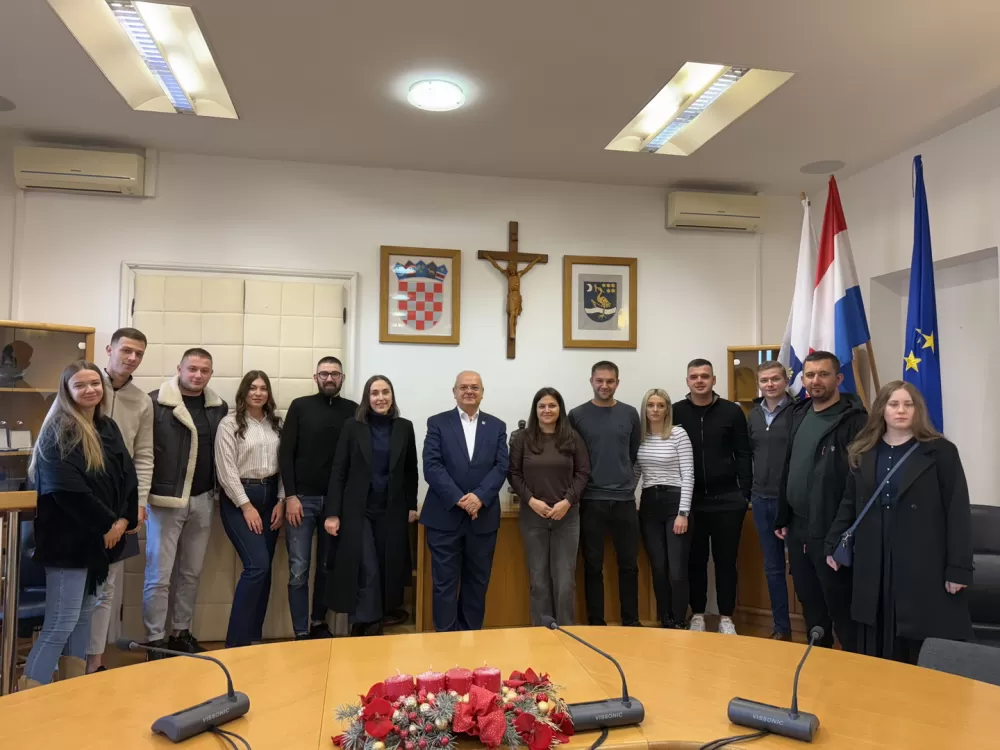 SB Online | Svečano potpisivanje ugovora o pravu građenja za novih osam mladih obitelji