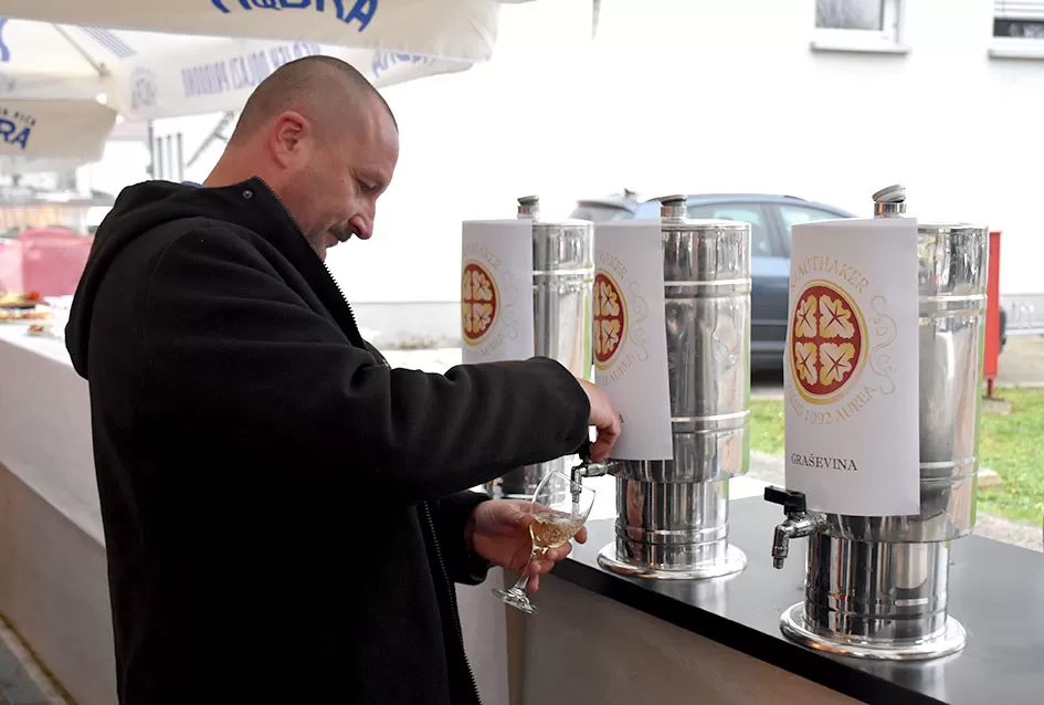 Otvoren požeški restoran Mama Mia La Pasta – novi projekt obitelj Drežnjak