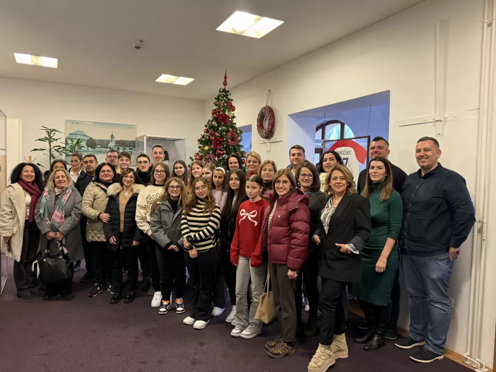 SB Online | U Gradskoj upravi održan prijem za učenike i učitelje iz Italije, Rumunjske i Turske