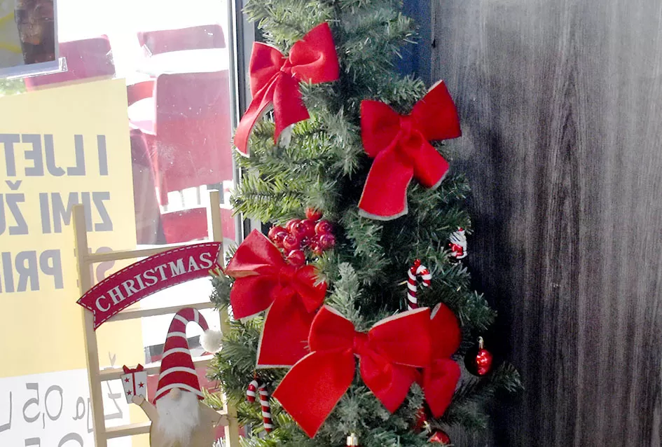 „Dioniz“ u Plodinama pretvoren u oazu blagdanskog sjaja i topline: Čarolija Božića osjeti se na svakom koraku 