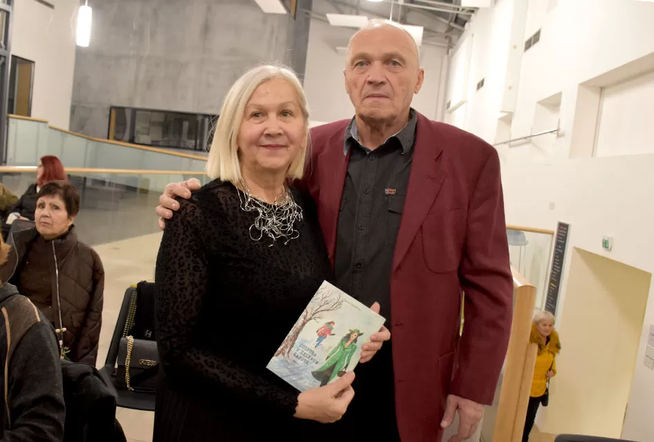 Inspirativna večer u Požegi: Predstavljena nova zbirka pjesama i izložba makramea Slavice Šperande