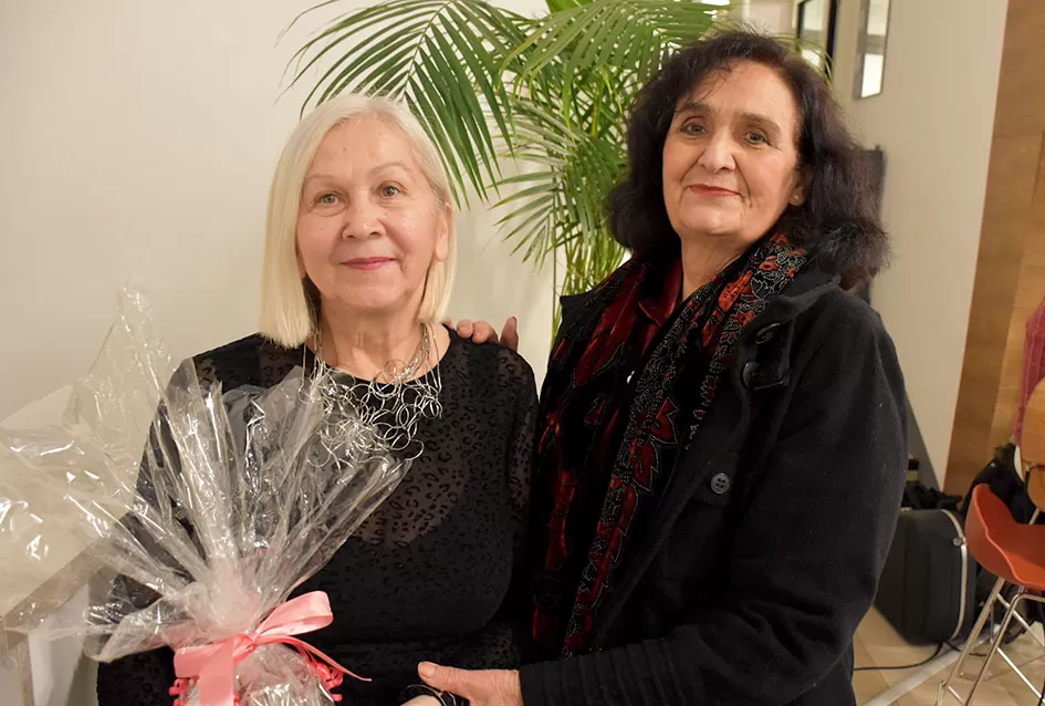 Inspirativna večer u Požegi: Predstavljena nova zbirka pjesama i izložba makramea Slavice Šperande