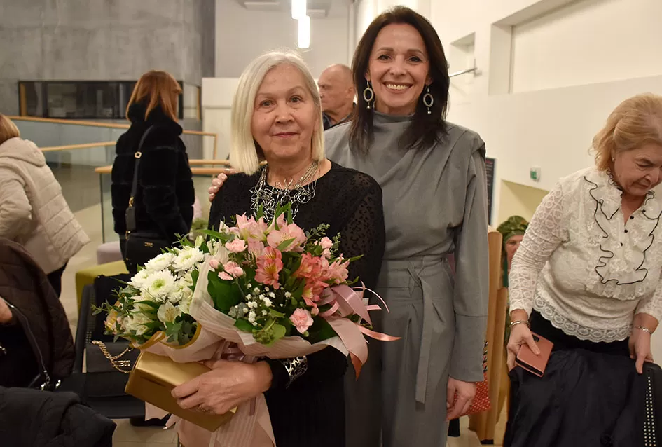 Inspirativna večer u Požegi: Predstavljena nova zbirka pjesama i izložba makramea Slavice Šperande