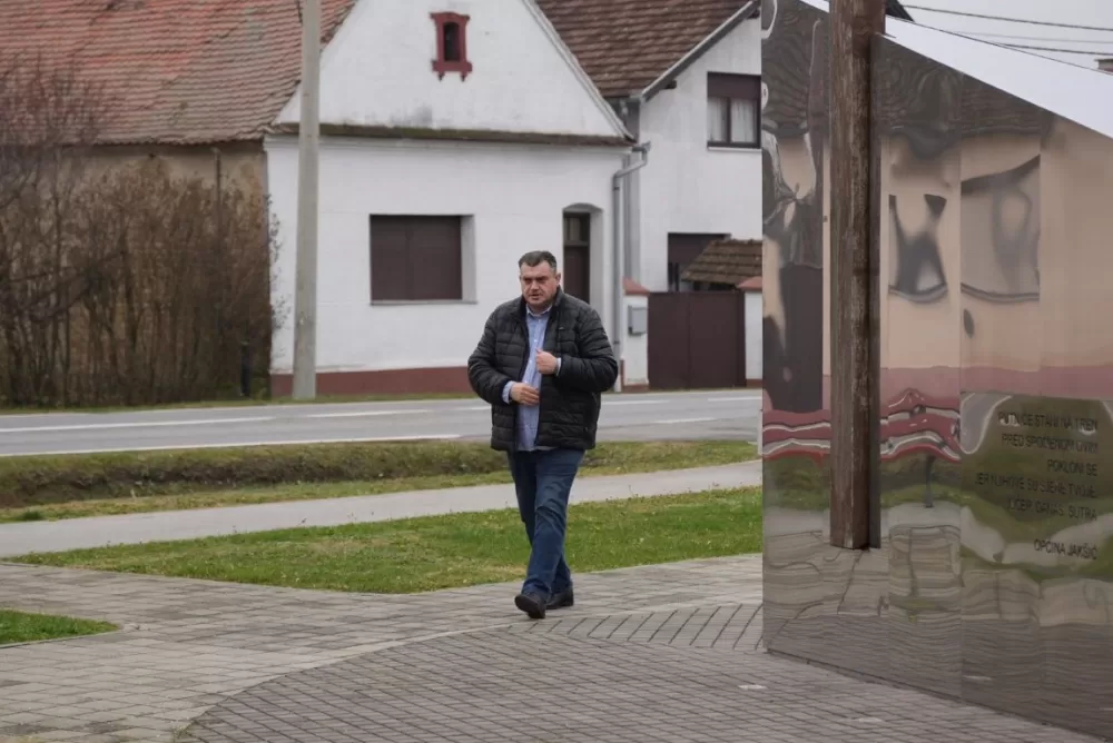 Polaganjem vijenaca i svečanom misom započelo obilježavanje Dana Općine Jakšić