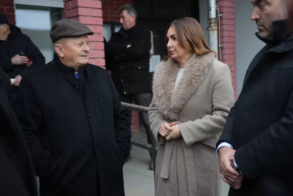 Polaganjem vijenaca i svečanom misom započelo obilježavanje Dana Općine Jakšić