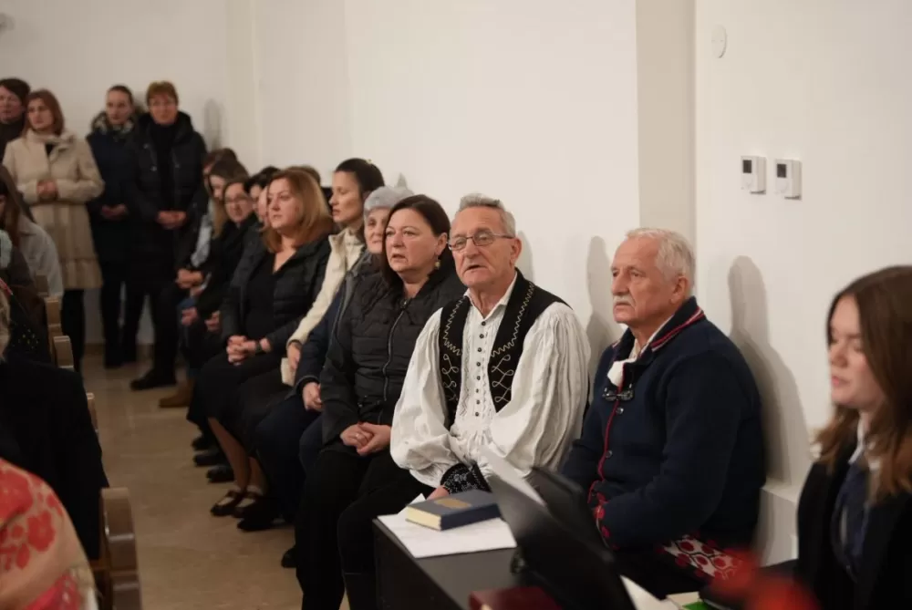 Polaganjem vijenaca i svečanom misom započelo obilježavanje Dana Općine Jakšić