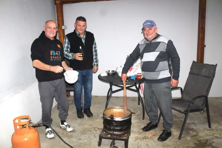 Zajednička večera i druženje nakon osvajanja zlatne medalje 