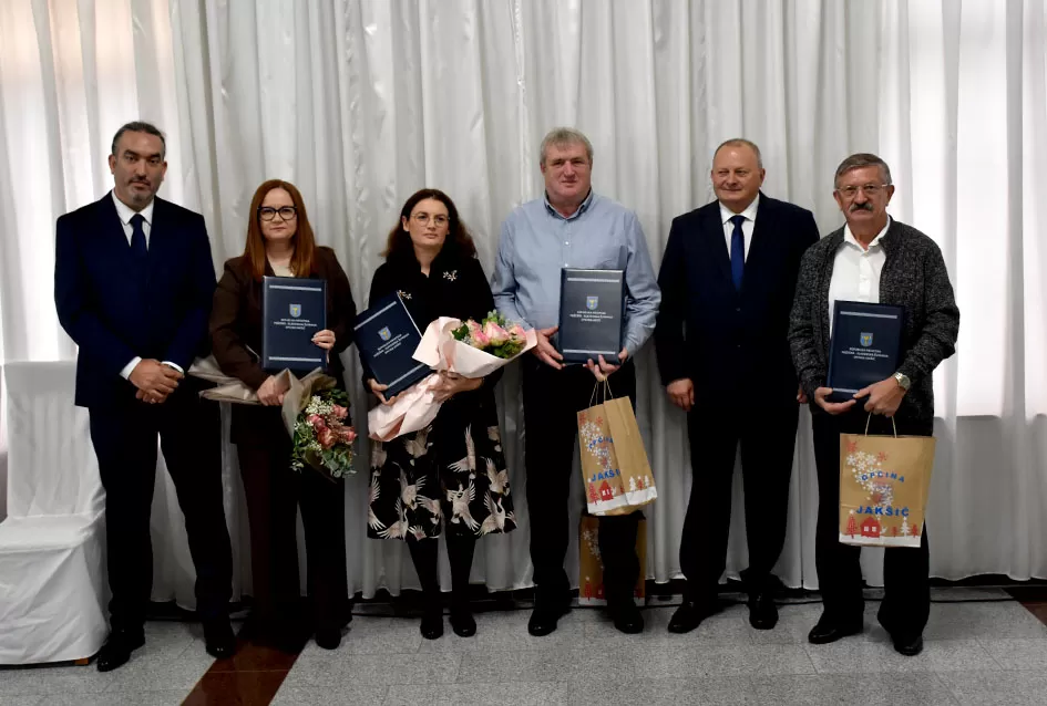 Požega.eu | Zahvalnice Općine Jakšić primili su Limarija Pažin, OŠ Mladost, Mirela Pavličić Hein, Slavko Glavaš i Ivo Grbeš-Honda