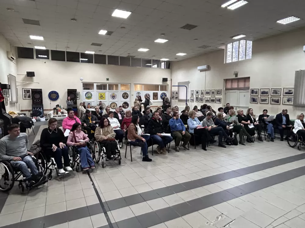 SB Online | Tribina „Dom po mjeri svakoga“ okupila stručnjake i osobe s invaliditetom u Slavonskom Brodu