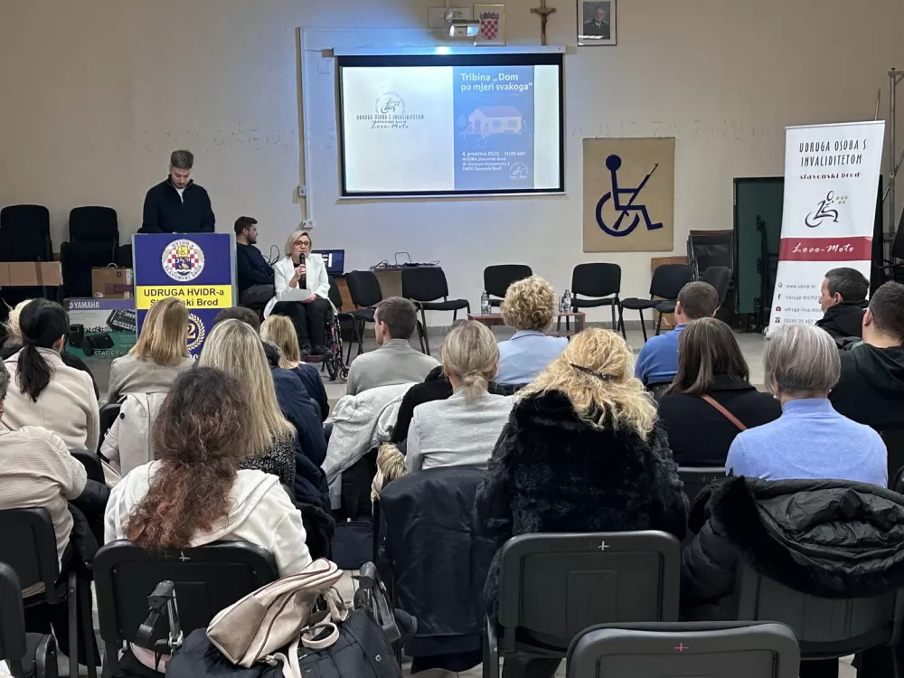 Tribina „Dom po mjeri svakoga“ okupila stručnjake i osobe s invaliditetom u Slavonskom Brodu