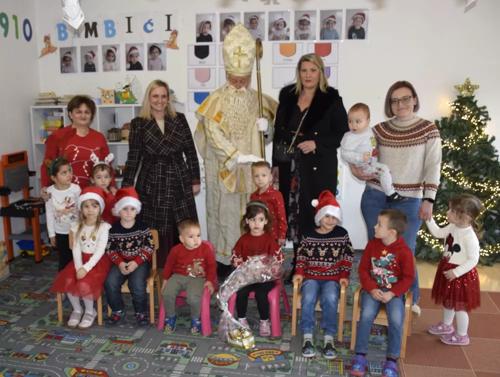 Sveti Nikola unio radost i osmijehe u požeške vrtiće, bolnicu i Kaznionicu