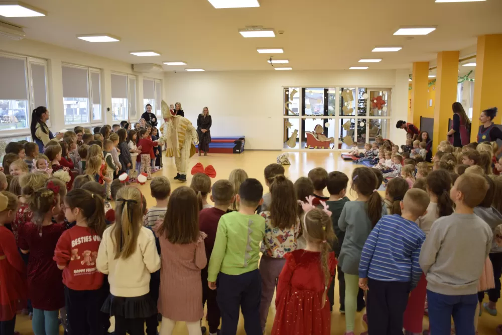 Sveti Nikola unio radost i osmijehe u požeške vrtiće, bolnicu i Kaznionicu