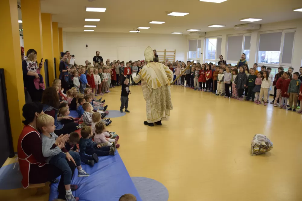 Sveti Nikola unio radost i osmijehe u požeške vrtiće, bolnicu i Kaznionicu