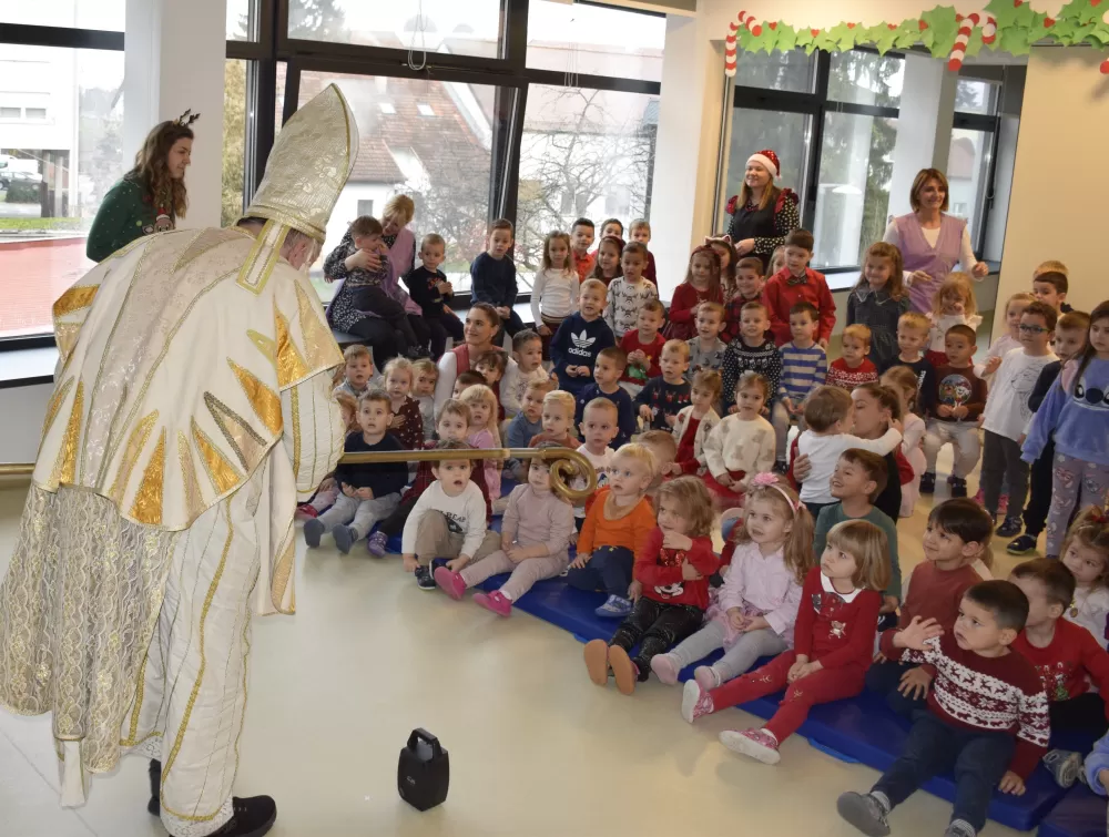 Sveti Nikola unio radost i osmijehe u požeške vrtiće, bolnicu i Kaznionicu