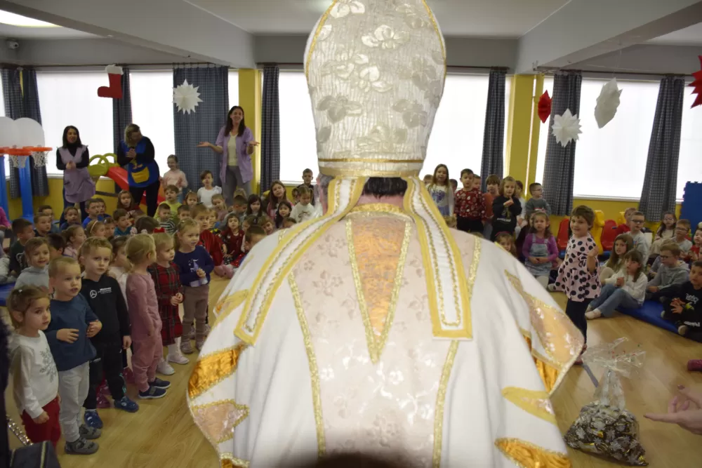 Sveti Nikola unio radost i osmijehe u požeške vrtiće, bolnicu i Kaznionicu