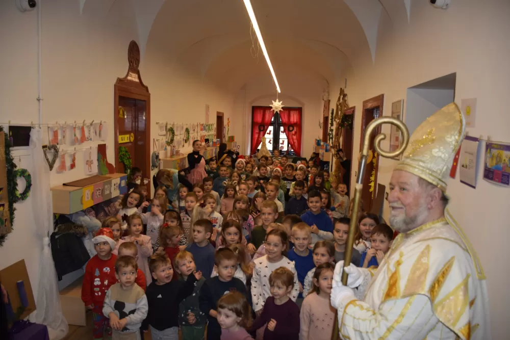 Sveti Nikola unio radost i osmijehe u požeške vrtiće, bolnicu i Kaznionicu