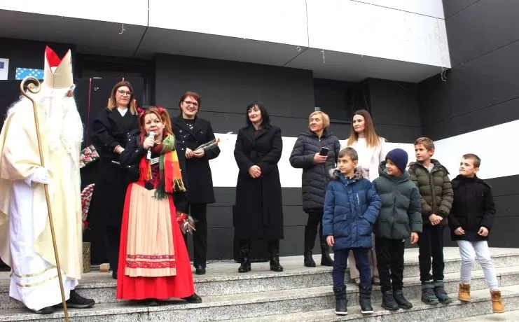 MOTOKLUB „BULLS“: Školskoj djeci i predškolcima podijelili prigodne darove