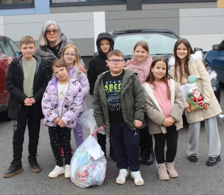 MOTOKLUB „BULLS“: Školskoj djeci i predškolcima podijelili prigodne darove