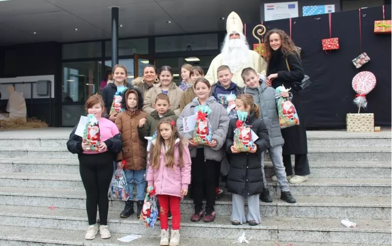MOTOKLUB „BULLS“: Školskoj djeci i predškolcima podijelili prigodne darove