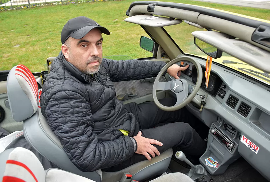 Požeška garaža čuva blago: Siniša Bosanac i rijetki Yugo Cabrio koji mami uzdahe