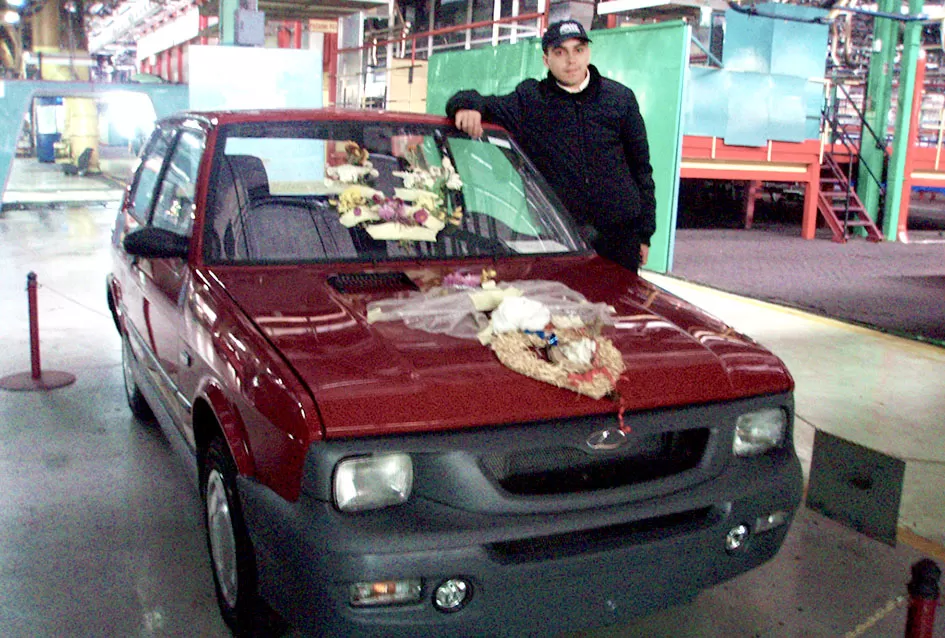 Požeška garaža čuva blago: Siniša Bosanac i rijetki Yugo Cabrio koji mami uzdahe