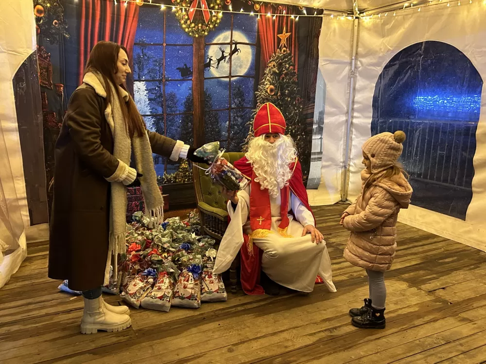 Sveti Nikola posjetio Tvrđavu Brod i podijelio darove najmlađima