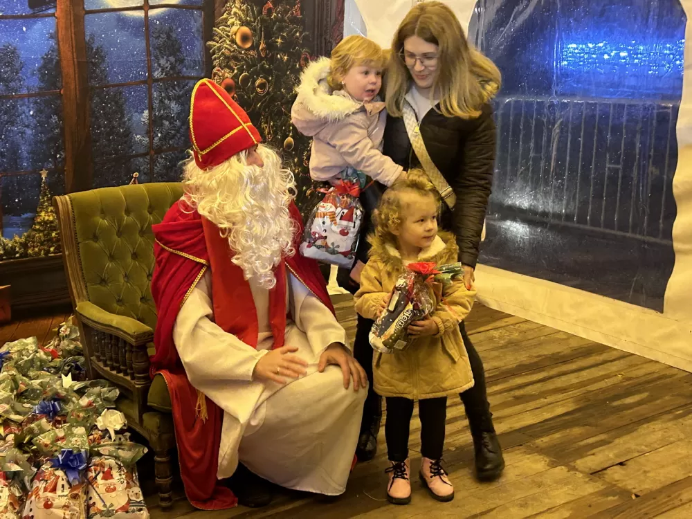 Sveti Nikola posjetio Tvrđavu Brod i podijelio darove najmlađima