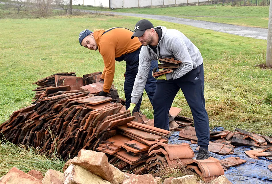Zajedništvo na djelu: Kako nogometaši NK Parasan pripremaju veliku proslavu