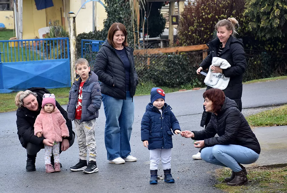 Sveti Nikola po prvi puta razveselio djecu u Štitnjaku: Krampus ostao bez posla, darovi stigli u svaku dobru čizmicu