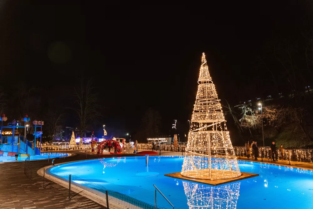 Blagdanska čarolija pod Zlatnim Papukom: Otvorena Ninina čarobna Shhhuma