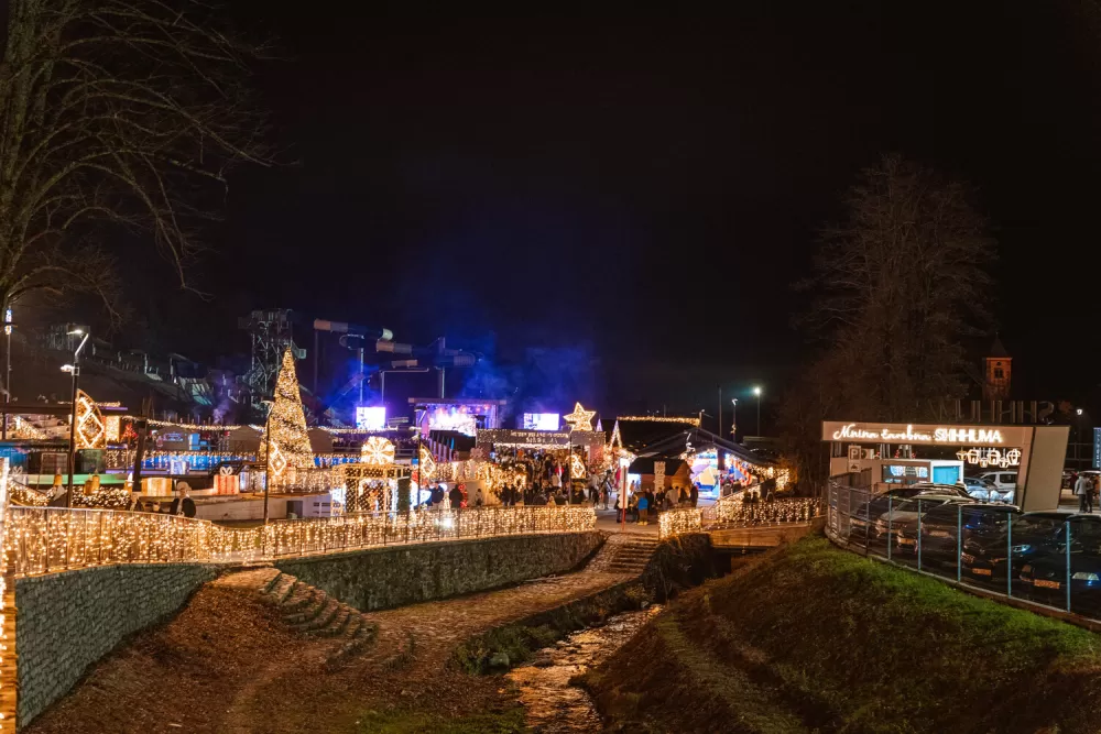 Blagdanska čarolija pod Zlatnim Papukom: Otvorena Ninina čarobna Shhhuma