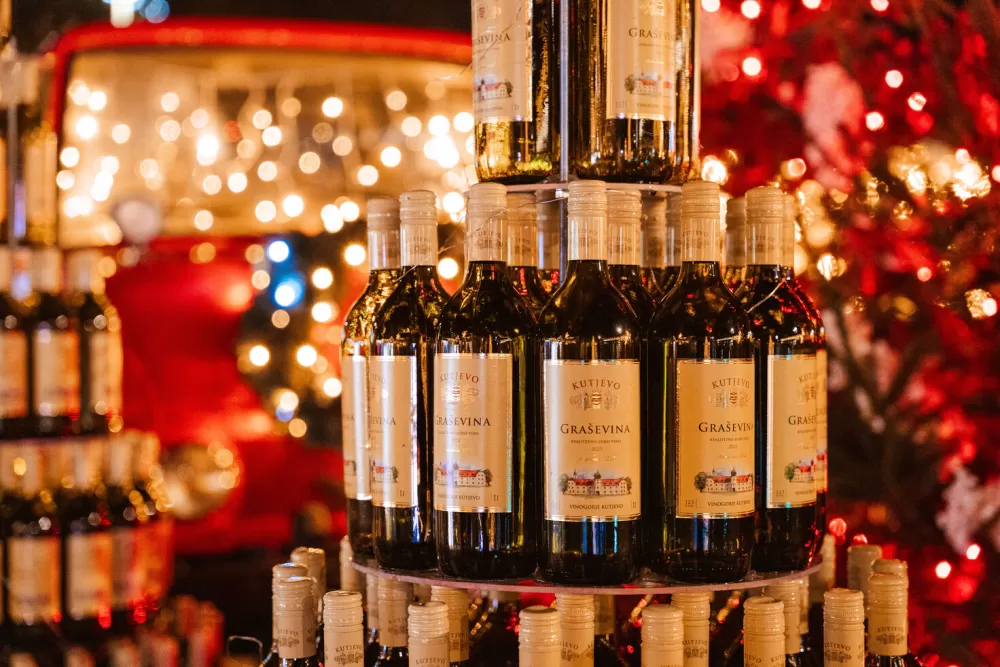 Blagdanska čarolija pod Zlatnim Papukom: Otvorena Ninina čarobna Shhhuma