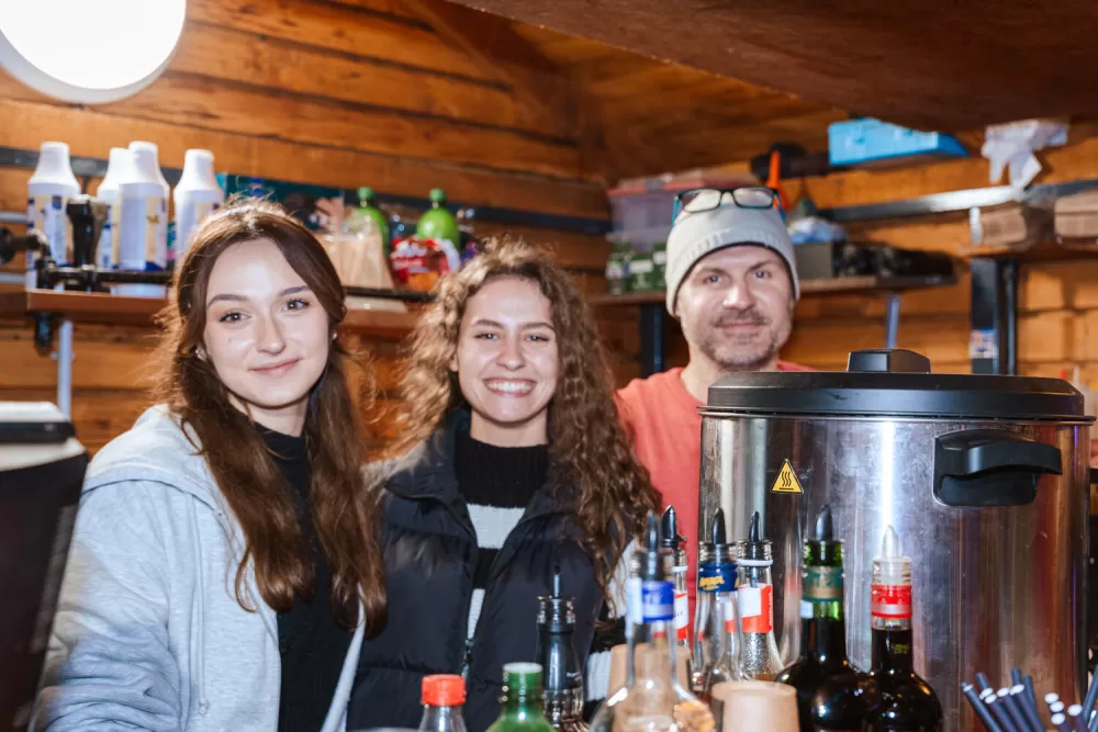 Blagdanska čarolija pod Zlatnim Papukom: Otvorena Ninina čarobna Shhhuma