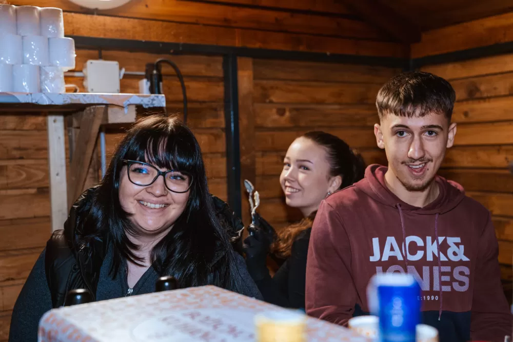 Blagdanska čarolija pod Zlatnim Papukom: Otvorena Ninina čarobna Shhhuma