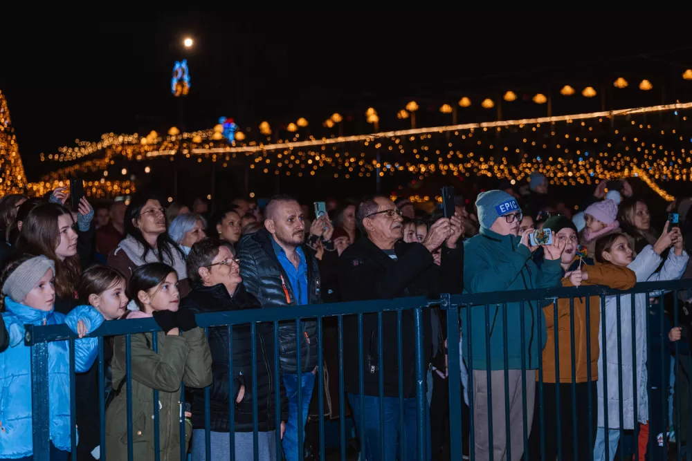 Blagdanska čarolija pod Zlatnim Papukom: Otvorena Ninina čarobna Shhhuma
