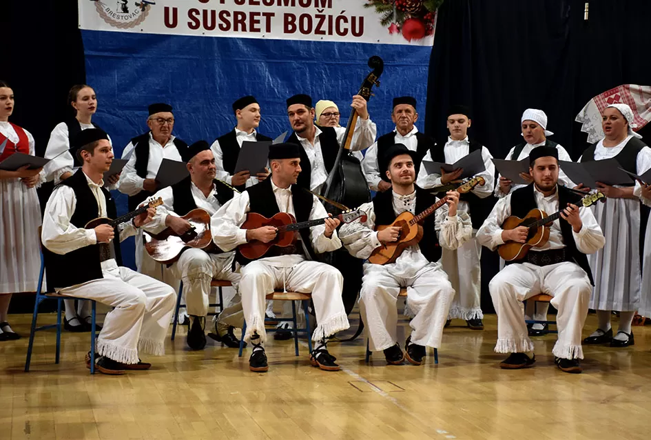 Požega.eu | Brestovačka priredba donijela poruke zajedništva, empatije i dobrote