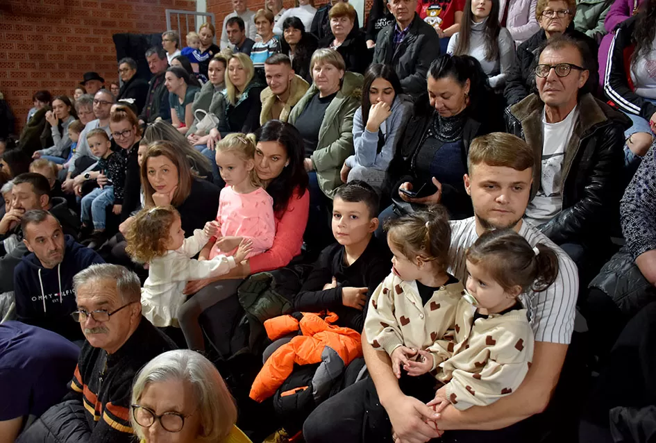 Brestovačka priredba donijela poruke zajedništva, empatije i dobrote