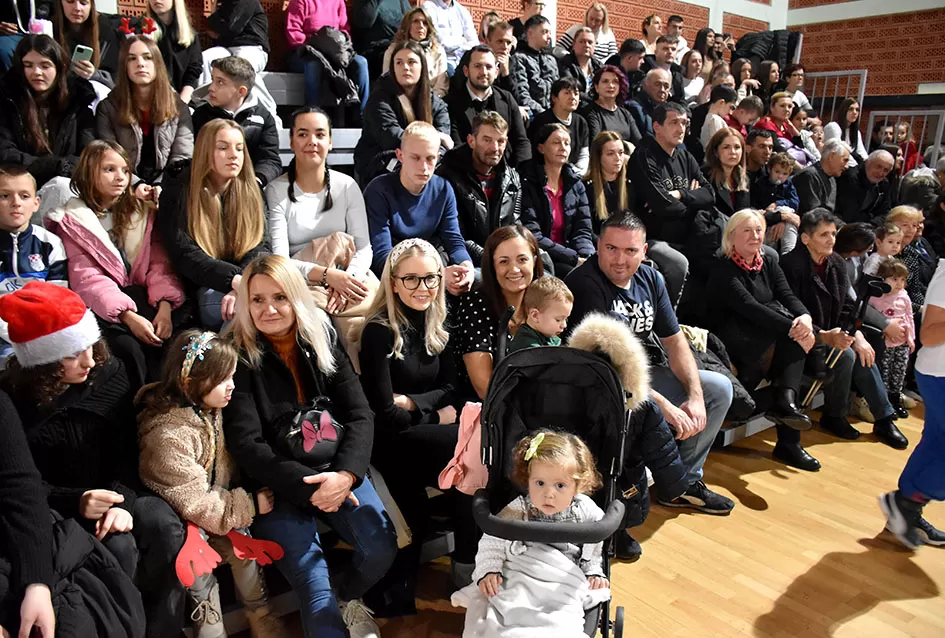 Brestovačka priredba donijela poruke zajedništva, empatije i dobrote